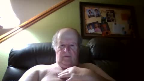 bullfrogg5050 online show from October 15, 10:34 am