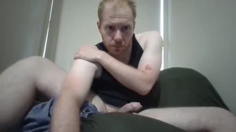Snapshot of bushmate92 chatting on March 1, 7:20 am bushmate92 online show from March 1, 7:20 am