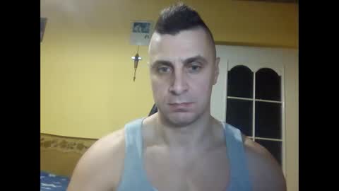 Snapshot of bzykacz1988 chatting on December 8, 9:19 pm bzykacz1988 online show from December 8, 9:19 pm