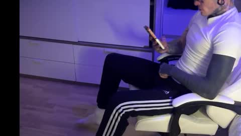 c10h15on online show from January 6, 5:28 pm