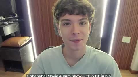 Hey I am Calvin  online show from June 30, 2:29 pm