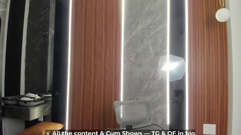 Hey I am Calvin  online show from May 31, 6:09 pm