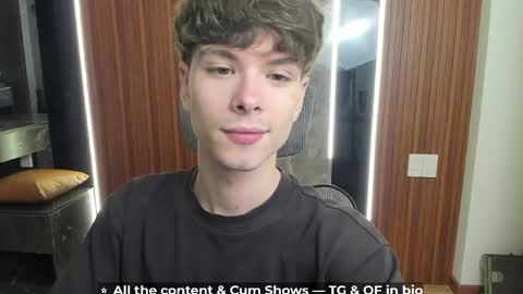 Hey I am Calvin  online show from April 11, 5:16 pm