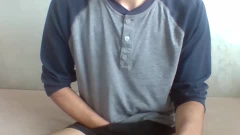 Snapshot of calvin_sexy_arab chatting on March 12, 12:57 pm calvin_sexy_arab online show from March 12, 12:57 pm