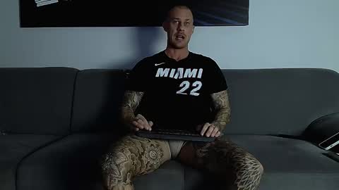 Calvin  online show from October 12, 8:03 pm