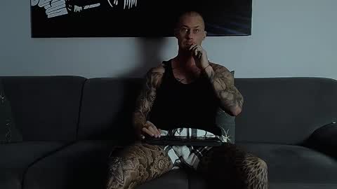 Calvin  online show from October 21, 7:00 am