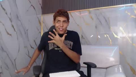 cam_sexyboy online show from October 1, 2:21 pm