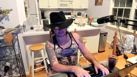 camarant online show from October 7, 11:53 pm