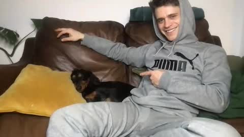 CamDoAttitude online show from April 6, 9:37 pm