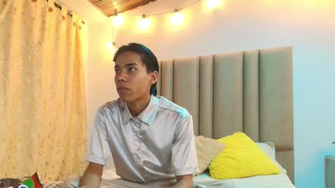 Snapshot of camilo_nom chatting on October 4, 4:17 am camilo online show from October 4, 4:17 am