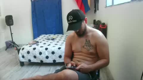 Snapshot of camiloex chatting on February 19, 6:54 pm Camilo online show from February 19, 6:54 pm
