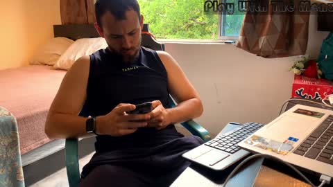 Snapshot of camiloex chatting on January 25, 6:02 pm Camilo online show from January 25, 6:02 pm