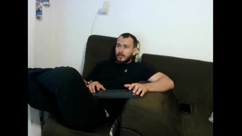 Snapshot of camiloex chatting on December 16, 1:53 am Camilo online show from December 16, 1:53 am