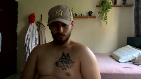 Snapshot of camiloex chatting on February 7, 7:17 pm Camilo online show from February 7, 7:17 pm