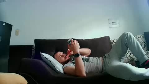 Snapshot of camiloex chatting on December 12, 6:53 pm Camilo online show from December 12, 6:53 pm