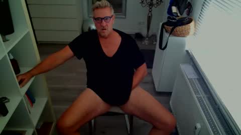 Snapshot of camunication chatting on September 10, 12:59 pm camunication online show from September 10, 12:59 pm