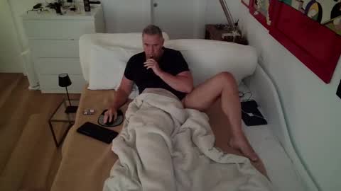 Snapshot of camunication chatting on March 9, 9:13 am camunication online show from March 9, 9:13 am