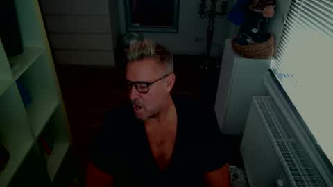 Snapshot of camunication chatting on September 29, 8:13 am camunication online show from September 29, 8:13 am