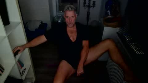 camunication online show from November 17, 10:13 pm