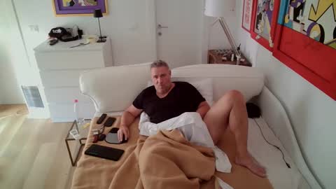 Snapshot of camunication chatting on February 7, 2:04 pm camunication online show from February 7, 2:04 pm