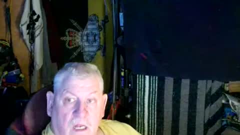 canoelicker69 online show from November 30, 10:12 pm