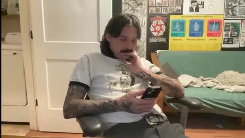 cantleavethehouse online show from March 4, 8:10 am