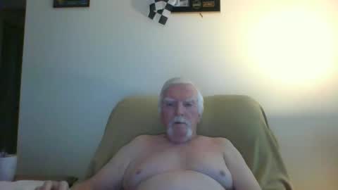 Snapshot of capecod21 chatting on December 25, 2:56 pm capecod21 online show from December 25, 2:56 pm