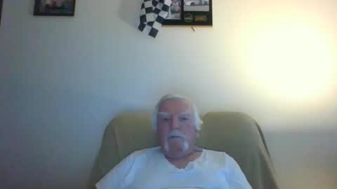 Snapshot of capecod21 chatting on January 25, 12:47 pm capecod21 online show from January 25, 12:47 pm