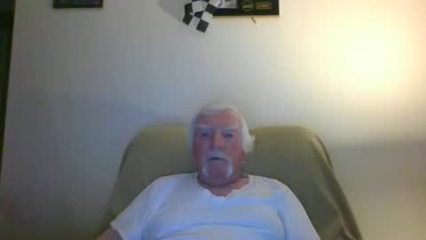 Snapshot of capecod21 chatting on January 18, 12:47 pm capecod21 online show from January 18, 12:47 pm