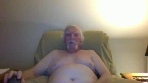 Snapshot of capecod21 chatting on February 1, 4:03 am capecod21 online show from February 1, 4:03 am
