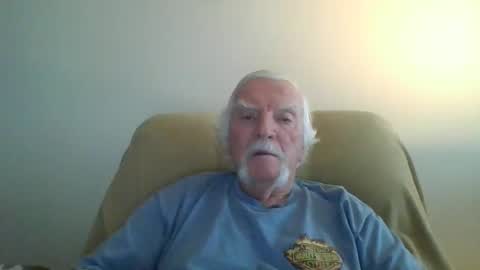 Snapshot of capecod21 chatting on February 17, 6:37 pm capecod21 online show from February 17, 6:37 pm