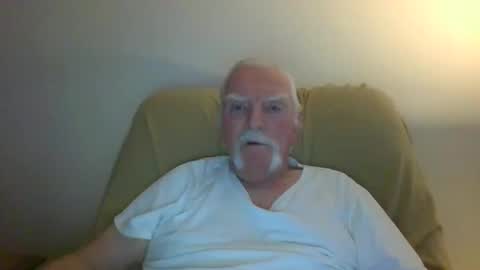 Snapshot of capecod21 chatting on February 4, 9:52 pm capecod21 online show from February 4, 9:52 pm