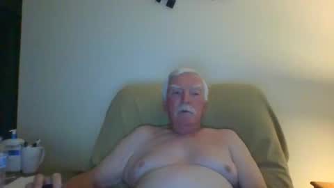 Snapshot of capecod21 chatting on October 12, 11:59 am capecod21 online show from October 12, 11:59 am