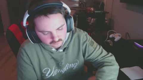 Snapshot of cardi_beans chatting on February 12, 5:15 am cardi_beans online show from February 12, 5:15 am