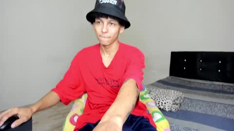 Snapshot of cardrey05 chatting on January 20, 3:26 am Carlos and Cristian online show from January 20, 3:26 am
