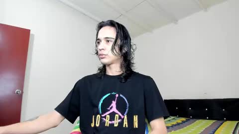 Snapshot of cardrey05 chatting on March 4, 11:08 am Carlos and Cristian online show from March 4, 11:08 am
