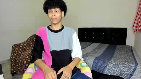 Snapshot of cardrey05 chatting on February 22, 11:54 pm Carlos and Cristian online show from February 22, 11:54 pm