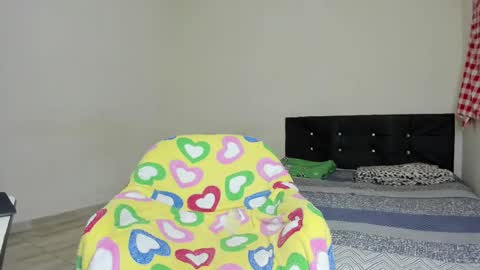 Snapshot of cardrey05 chatting on February 11, 12:17 am Carlos and Cristian online show from February 11, 12:17 am