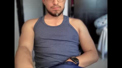 Snapshot of carlcarlinches4 chatting on February 19, 4:11 pm carlcarlinches4 online show from February 19, 4:11 pm