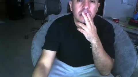 carlosc85 online show from December 14, 2:40 am