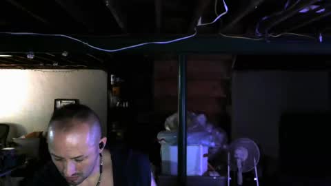 Carl online show from January 2, 7:55 am