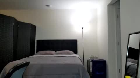 Snapshot of carmeldaddy1 chatting on March 2, 5:54 am Carmel Daddy online show from March 2, 5:54 am