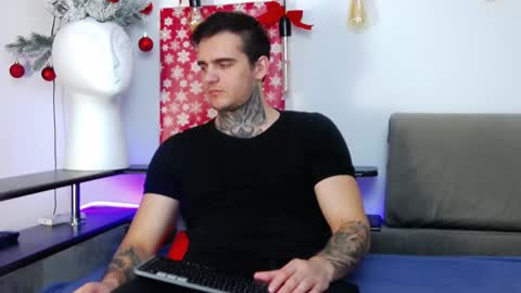Snapshot of carter_reos chatting on December 17, 8:23 am Carter online show from December 17, 8:23 am