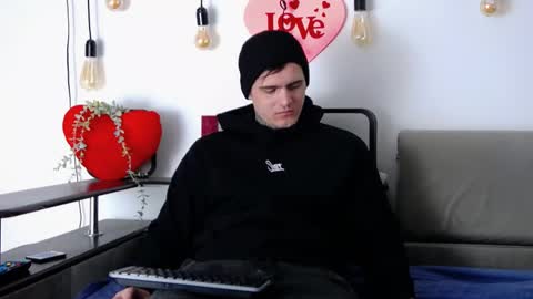 Snapshot of carter_reos chatting on February 14, 7:49 am Carter online show from February 14, 7:49 am