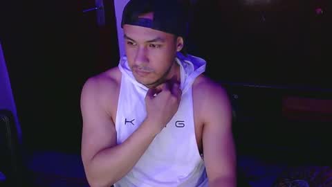 Snapshot of casas_oom chatting on February 9, 5:40 am online show from February 9, 5:40 am