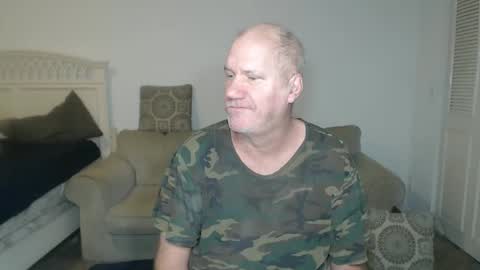 Snapshot of casinocam chatting on February 19, 7:06 am CasinoCam online show from February 19, 7:06 am