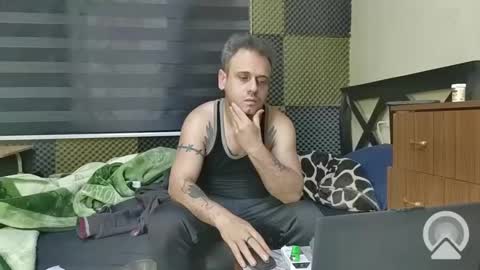 Snapshot of cezar46 chatting on December 30, 9:08 pm cezar online show from December 30, 9:08 pm