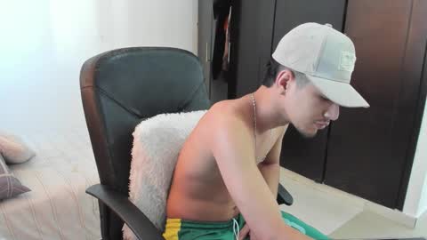 Snapshot of chandler_kenji chatting on September 10, 12:26 pm Kenji online show from September 10, 12:26 pm