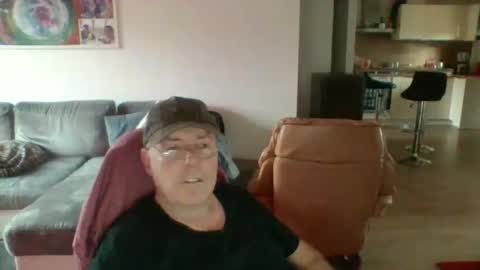 charles6064 online show from January 12, 1:58 pm