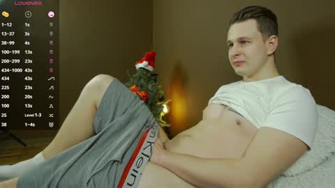 Snapshot of charlie_smiley chatting on January 19, 8:51 pm Charlie Smiley online show from January 19, 8:51 pm